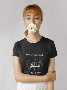 Alternative Women wearing the black I'm the new king, I take the queen- Women's Fitted Tee 